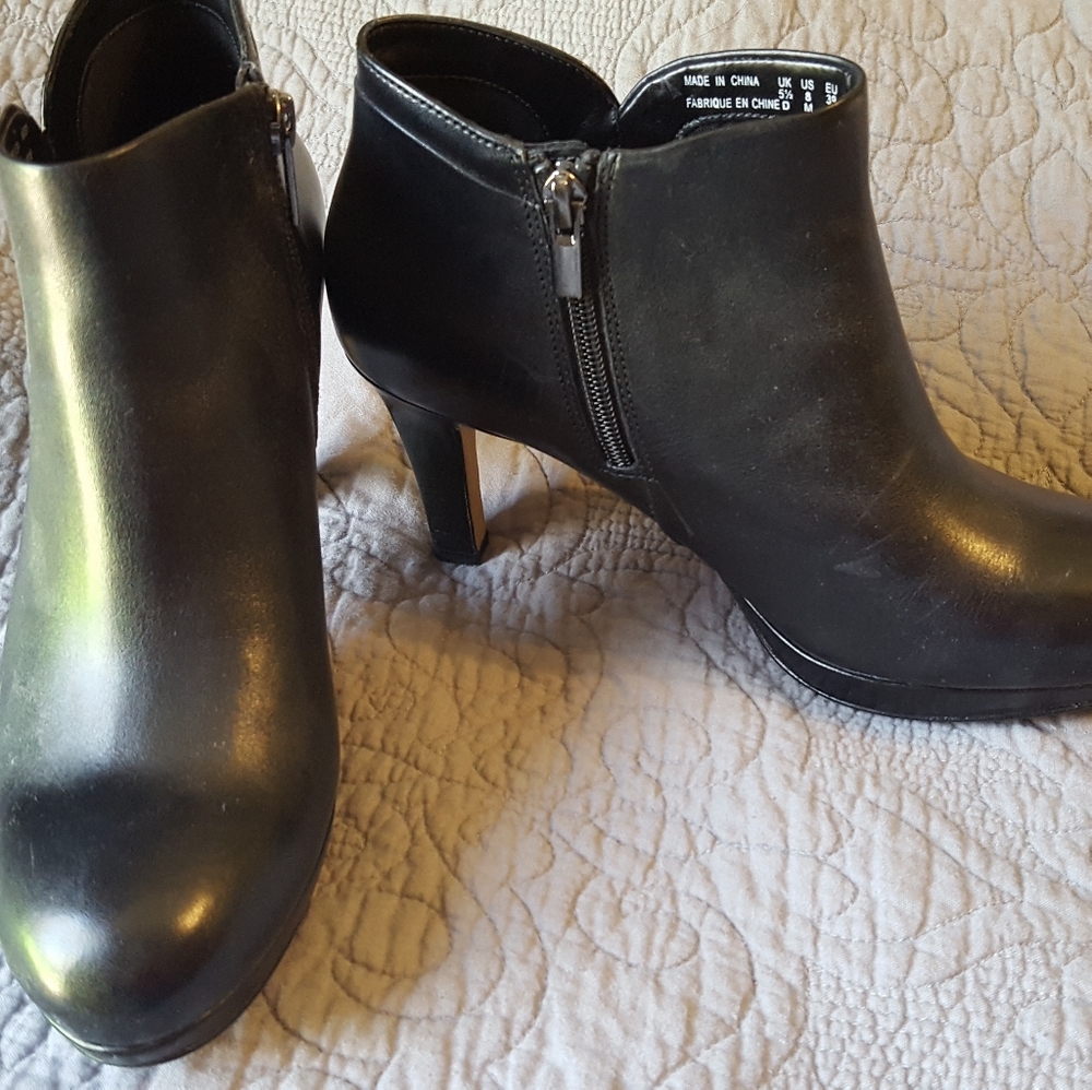 Clarks Delsie Stella Ankle Boots Size 8